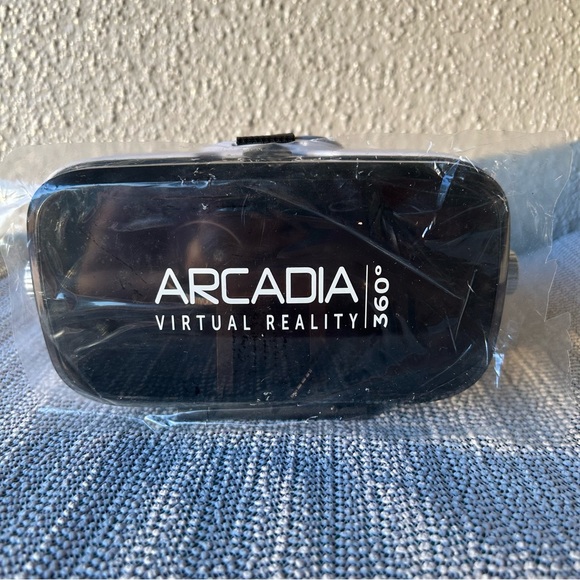 Arcadia Virtual Reality Headset 360 white and black NEW NIB - Picture 7 of 13